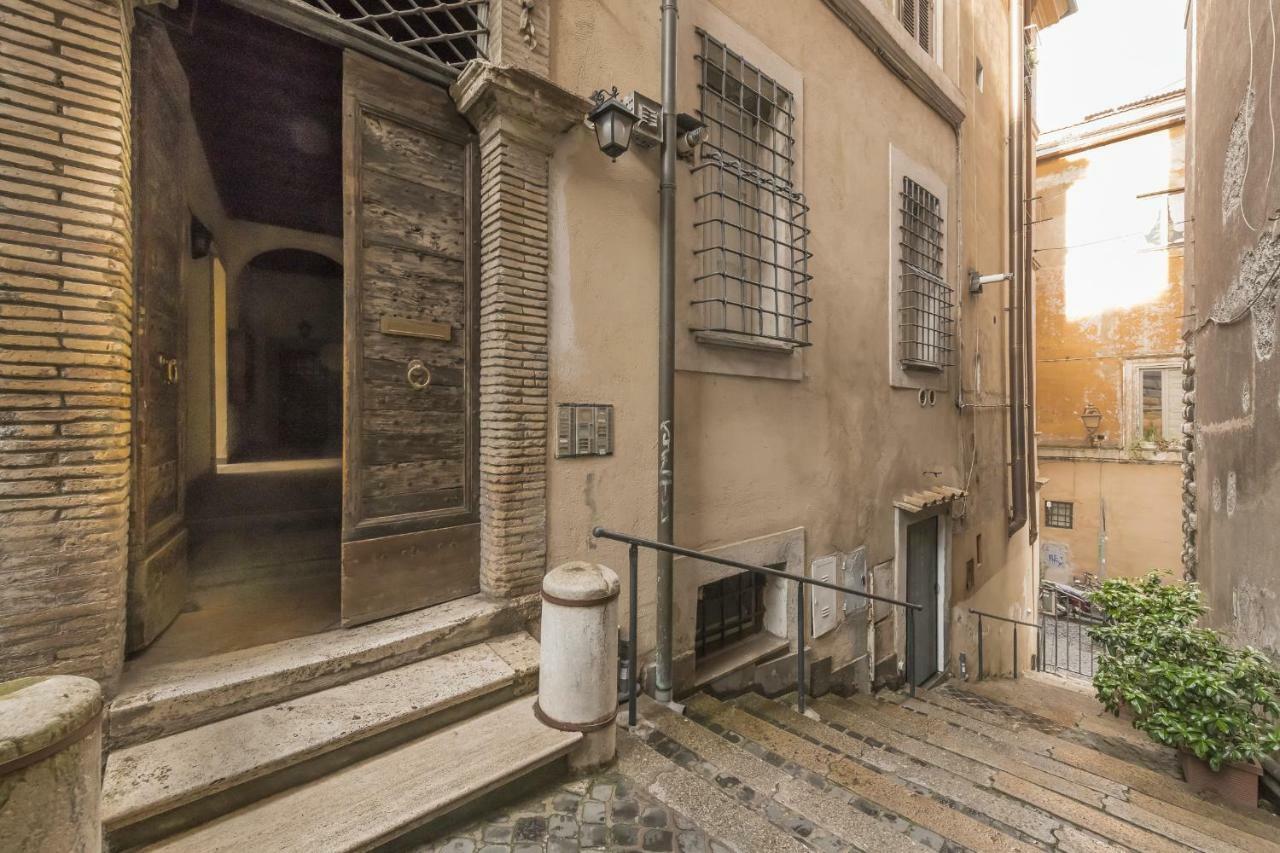 Two Bedrooms With Solarium With View On San Peter Church And Sant'angelo Castle Appartamento *