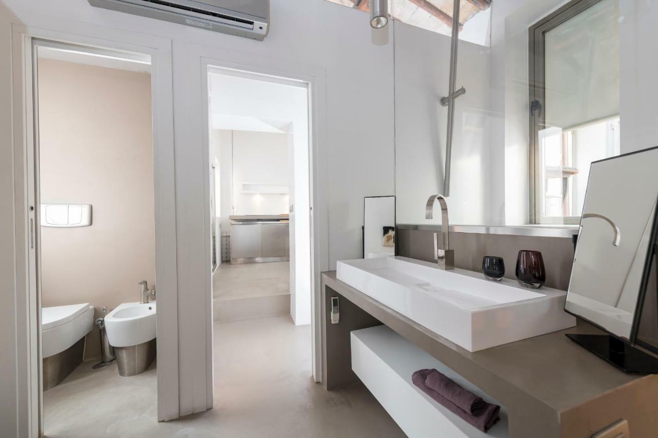 Apartment Two Bedrooms With Solarium With View On San Peter Church And Sant'angelo Castle